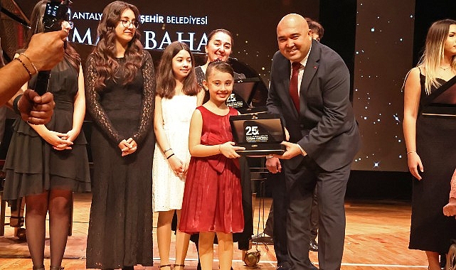 25. Uluslararası Antalya Piyano Festivali’nde Genç Yeteneğin Parıltısı: İBŞ Konservatuvarı Öğrencileri ve Gecenin Konukları
