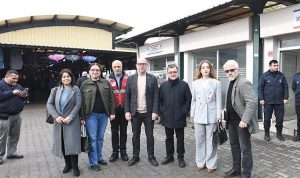 BAŞKAN HAKAN ŞEHİRLİ PAZARCI ESNAFIYLA BULUŞTU