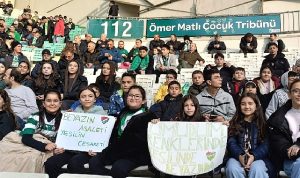 Dereçavuş Çocuklarının Bursaspor Serüveni: İlk Tribün Heyecanı ve Kültürel Deneyimler