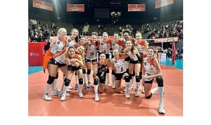 Eczacıbaşı Dynavit, Zeren Spor’u 3-0 yenerek evinde 3 puana ulaştı