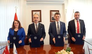 Ege Üniversitesi ve KKTC Kamu Hizmeti Komisyonu İş Birliğinde Protokol Yenilendi