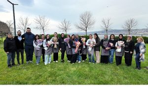 İzmit Beyaz Kalpler’de Canlı Çiçek Tasarımı Workshop’ı ve 8 Ay Öğrenci Programı
