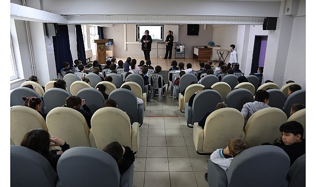 Kartepe’de Geri Dönüşüm Bilinci: Okullarda Sıfır Atık Eğitimleri Sürüyor