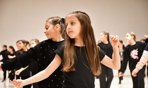 Lüleburgaz’da Çocuk Halk Dansları Topluluğu Sahneye Hazırlanıyor: İlk Prömiyer Nisan’da