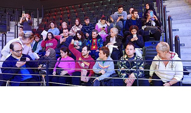 Maltepe ve Zeytinburnu’nda Engelli Çocuklar, Anadolu Efes – Petkim Maçını Coşkuyla Takip Etti