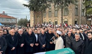 Turhan Çömez Annesini Son Yolculuğuna Uğurladı