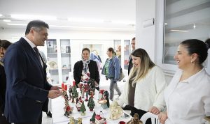 Yeni Yıl Hediyelikleriyle El Emeği Sergisi: Aliağa’da Sanat ve Yaratıcılık Buluşması