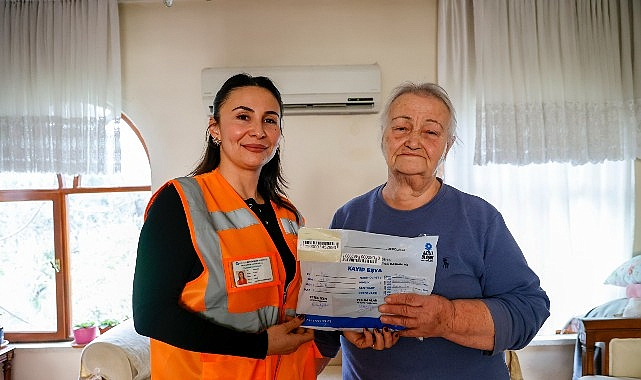 Antalya’daki Otobüs Yolcusunun Cüzdanı Zefir Gibi Bulundu: Yaşlı Kadına Sevgi Dolu Teslimat
