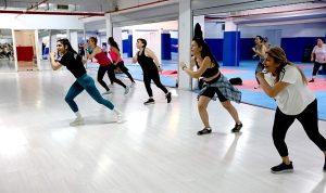 Bayraklı’da Ücretsiz Tae-Bo Kursu Kadınların Yaşam Enerjisini Artırıyor