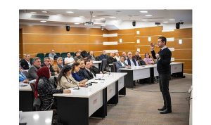 Bornova Muhtarlar Akademisi: Yerel Demokrasi ve Dijital Yetkinlik İçin 6 Ay Süreç