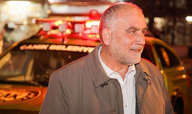 Canik Belediyesi Karla Mücadelede 24 Saat Yol Güvenliği ve Gönül Sofrası Hizmetleriyle Sahada