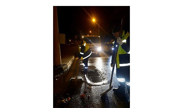 Didim’de Gece Yağışında Koordine Ekipler Saha Müdahalesini Sürdürüyor