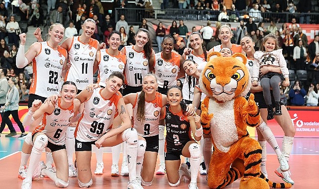 Eczacıbaşı Dynavit, İlbank’ı 3-0 mağlup etti: Setler 25-18, 25-23, 25-9
