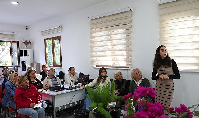 Evde Çiçek Yetiştirme Eğitimiyle Yaşlı Katılımcılar Doğayla Bağını Güçlendiriyor
