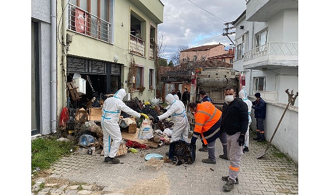 Görükle’de Çöplerden Arındırılan İki Katlı Evde Detaylı Temizlik Çalışması