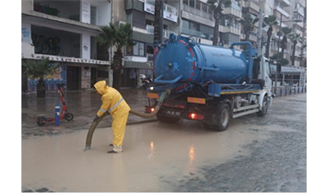 İzmir’de Kuvvetli Yağışlara Karşı Teyakkuz: Belediyenin Afet Yönetim Şeması ve Sahadaki Ekipler