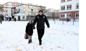 Keçiören’de Karla Mücadele ve Zabıta Desteğiyle Okullarda Güvenli Ulaşım