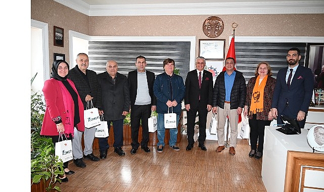 Kemer Muhtarları Yeni Yıla Başkan Topaloğlu ve Vekil Efir ile Görüşerek Girdi