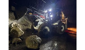 Kuzdere Yolunda Göçük Yaşanan Heyecanlı Kurtarma ve Yol Açma Operasyonu