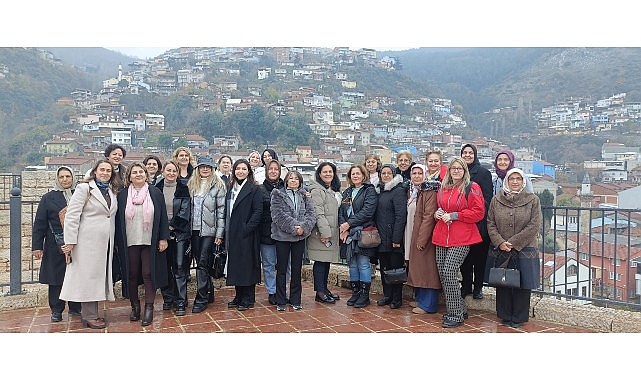 Mahalle Gezisiyle Bursa’nın Tarihine Yolculuk: Nilüferköy Kadınlarıyla Dolu Dolu Bir Gün