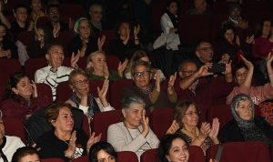 Mahzuni’nin Türküleriyle Çiğli’de DuygusalBir Gece: Aydınlatan Birlik ve Sesler