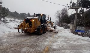 Osmangazi Belediyesi Karla Mücadelede 7 Mahallede Hızlı Müdahale ile Trafiği Güvende Tutuyor