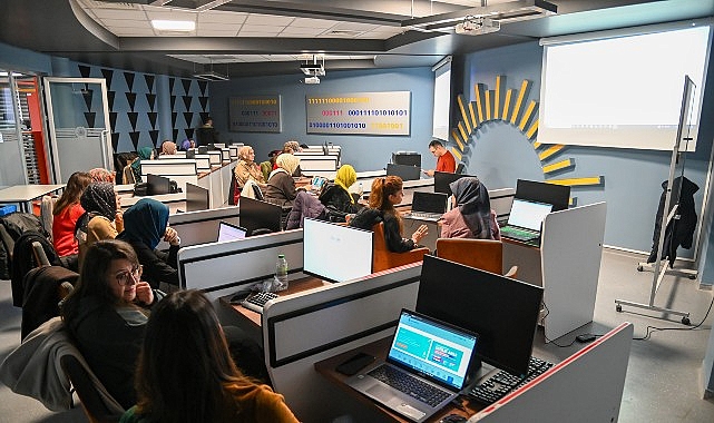 Selçuklu’da Yapay Zekâ Uygulamalı Atölyeler: Öğretmenler İçin Ücretsiz Eğitim Programı