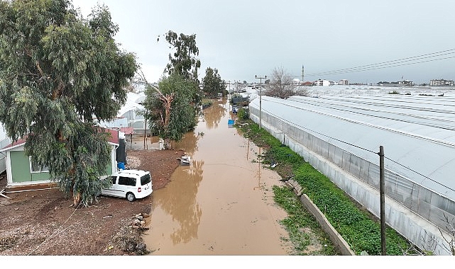 Antalya’da Şiddetli Yağış Sonrası Hasar Tespit Çalışmaları ve Ekiplerin Hızlı Seferberliği