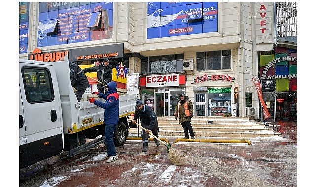 Beylikdüzü’nde Kış Seferberliği: Karla Mücadele ve Sosyal Destekler 7/24 Devam Ediyor