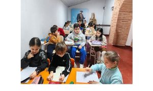 Gemlik’te Kadın ve Çocuk Dayanışma Merkezi’nde Ücretsiz İngilizce Kursları Sürüyor