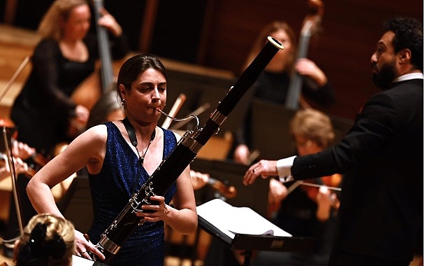 İzmir’de Yükselen Müzik Ziyafeti: Sophie Dervaux’un Fagot Performansı ve İZDSO Konseri