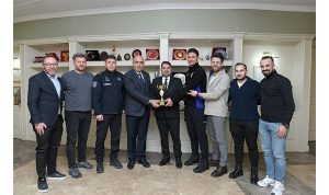 Kahramankazan Belediyesi Voleybol Takımı Üçüncülük Kupasını Kutlarken Başkan Çırpanoğlu’nu Ziyarette Ağırladı