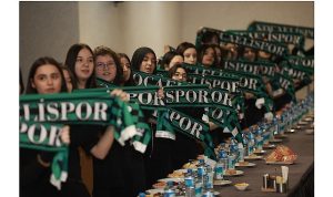 Kocaelispor’un 59. Yıl Kutlamalarında Müzik Kulübünden Muhteşem Sahne