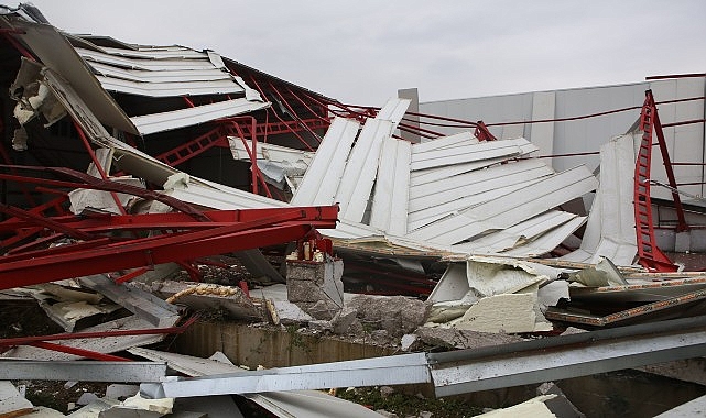 Nilüfer’de Kaçak İş Yerleri İçin Yasal Süreç Tamamlandı: Tahtalı ve Yaylacık’ta Toplam 1300 m²lik Yıkım