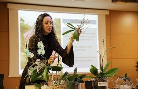 Orkide Bakımıyla Donanmış Kadraj: Antalya Büyükşehir Belediyesi’nden Pratik Eğitim