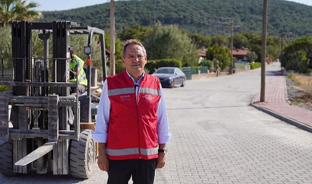 AYVALIK’TA YOL VE KALDIRIM SEFERBERLİĞİ SÜRÜYOR