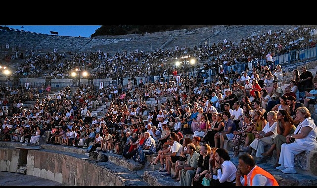 Carmina Burana Efes’te: Festivalde Orff’un Zamansız Kantatı Şöleni ve Devam Eden Program