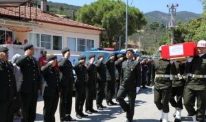 Edremit'te Kıbrıs Gazisi Murat Doğan, Törende Gözyaşlarıyla Uğurlandı