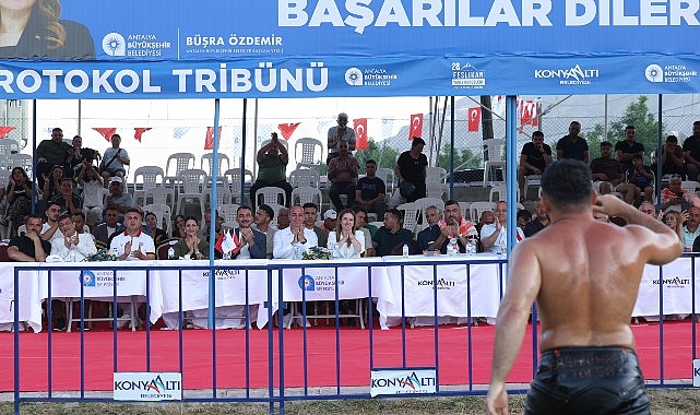 Feslikan Yağlı Pehlivan Güreşleri: Erkan Taş 28. Başpehlivanlık Zaferi