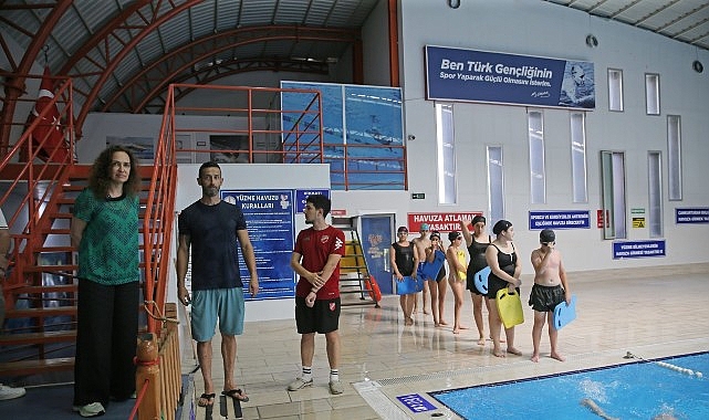 Karşıyaka’nın Yarı Olimpik Kapalı Yüzme Havuzu: Yazın Sporla Buluşma Noktası
