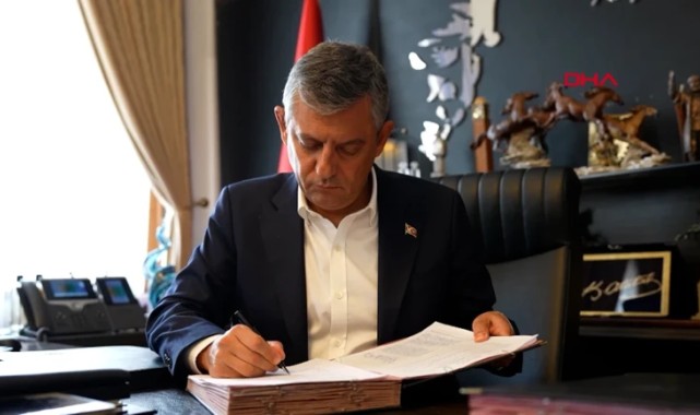 Özgür Özel CHP’den istifa etti: 91 milletvekiliyle YENİ Parti’yi kurdu