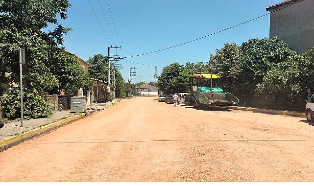 Reform Caddesi’ndeki Üstyapı Yenileme Başladı: Uzunbey’de Güvenli ve Konforlu Yol İçin Adım Atıldı