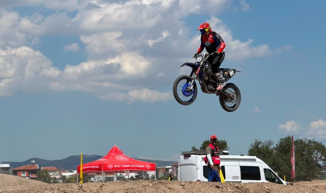 Türkiye Motokros Şampiyonası Balıkesir'de Heyecan Dolu Yarışlarla Devam Ediyor