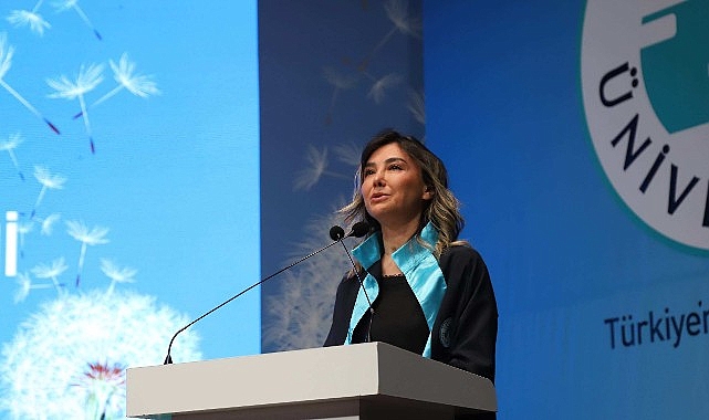 Üsküdar Üniversitesi 2025-2026 Mezuniyet Töreni: Umut, Sorumluluk ve Yaşam Hikayeleri